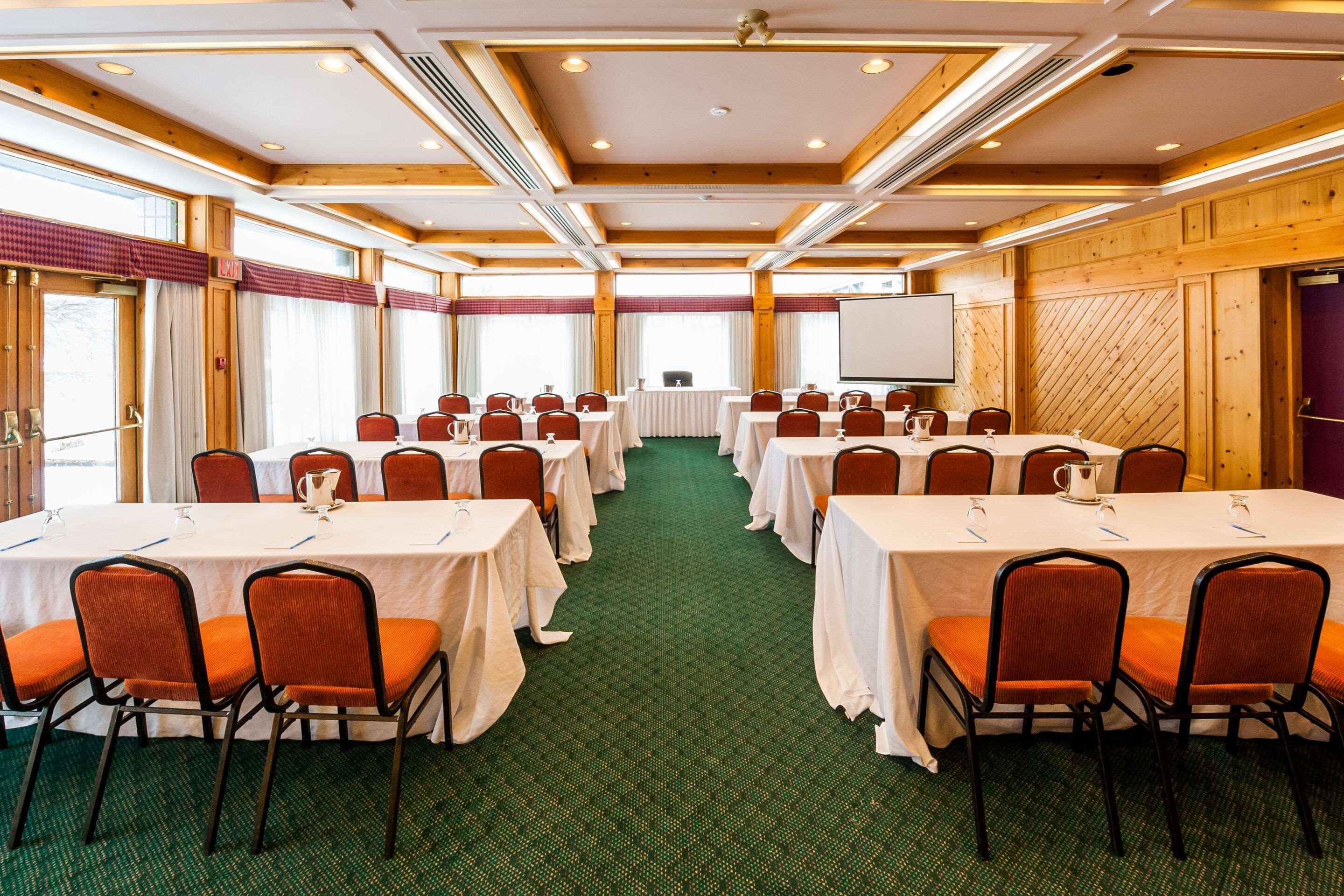 Pinestone Resort, Conference Centre, Spa & Golf Course Haliburton Ngoại thất bức ảnh