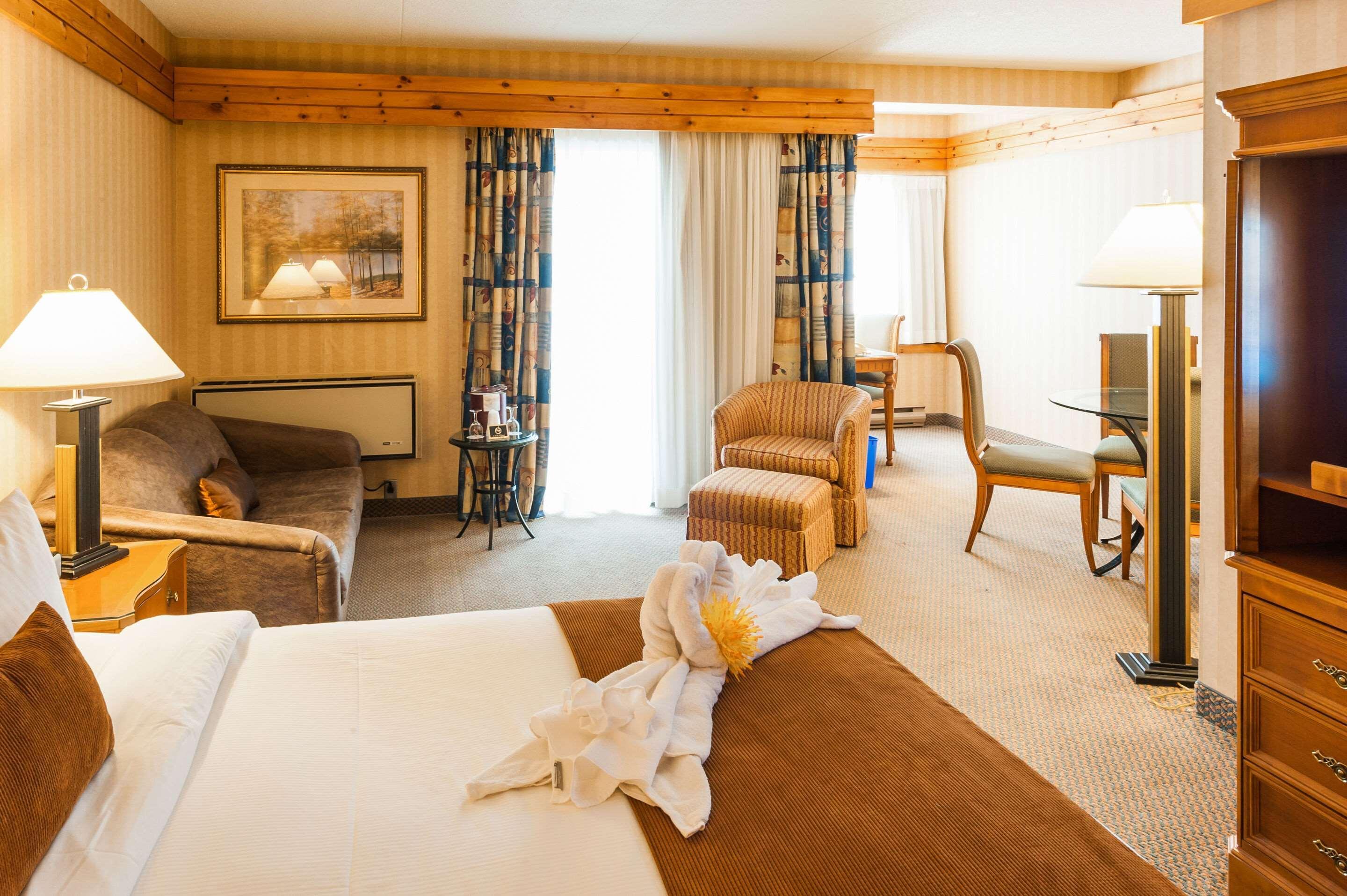 Pinestone Resort, Conference Centre, Spa & Golf Course Haliburton Ngoại thất bức ảnh