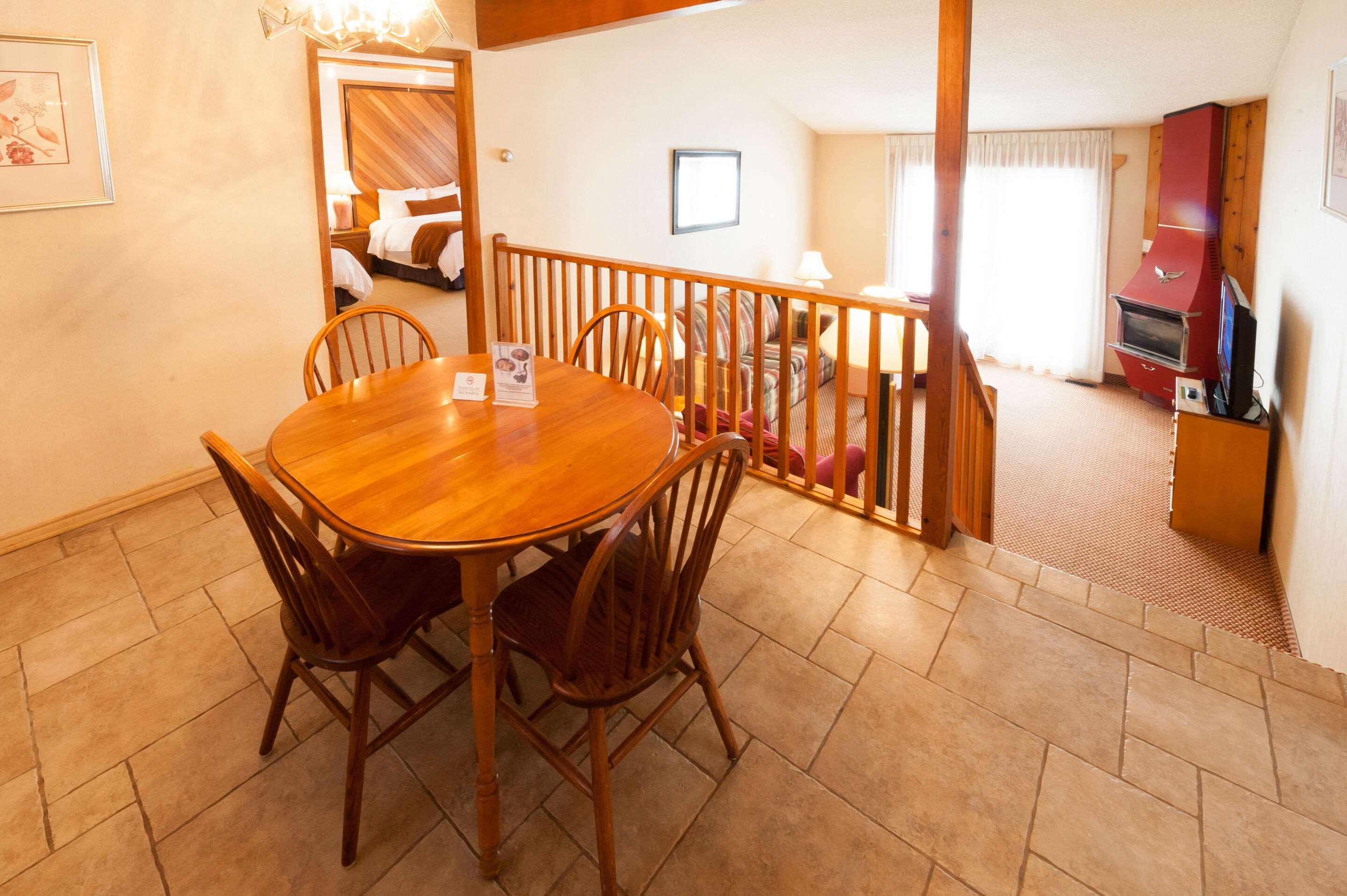 Pinestone Resort, Conference Centre, Spa & Golf Course Haliburton Ngoại thất bức ảnh