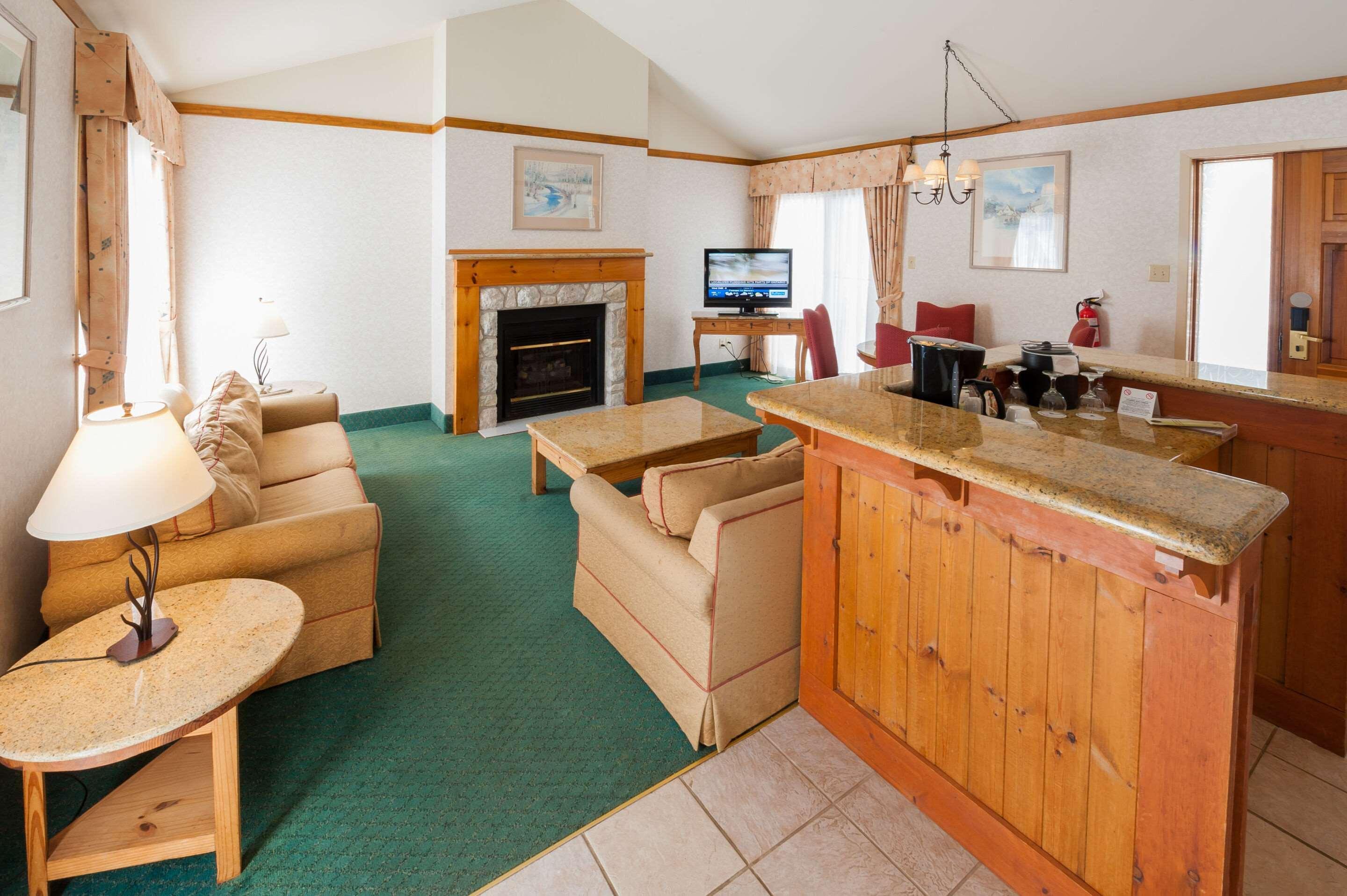Pinestone Resort, Conference Centre, Spa & Golf Course Haliburton Ngoại thất bức ảnh
