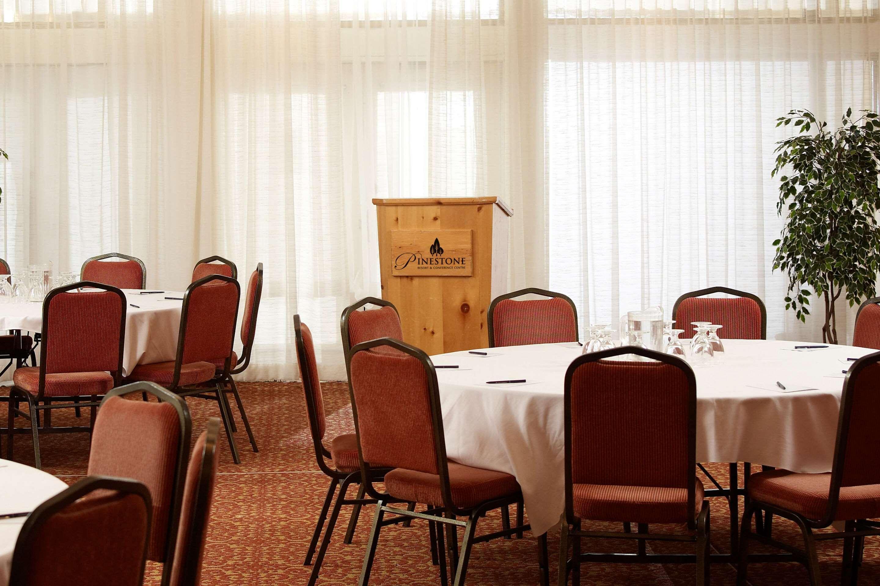 Pinestone Resort, Conference Centre, Spa & Golf Course Haliburton Ngoại thất bức ảnh