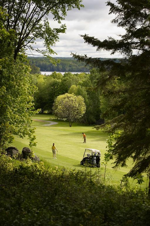 Pinestone Resort, Conference Centre, Spa & Golf Course Haliburton Ngoại thất bức ảnh